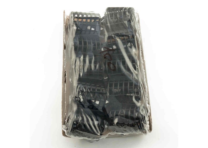 Кормушка IVVA "Вампир пластик" 100 гр (10шт. в упак.)